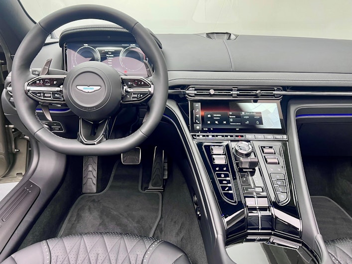 Vehicle image ASTON MARTIN DB12