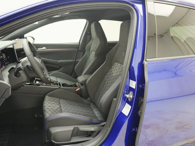 VW Golf VIII 1.5 eTSI R-Line DSG