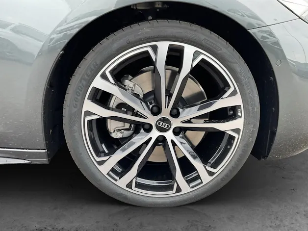 Audi A5 Avant e-hybrid quattro Attraction 220 kW S tronic