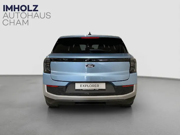 Ford Explorer Extended Range Premium RWD
