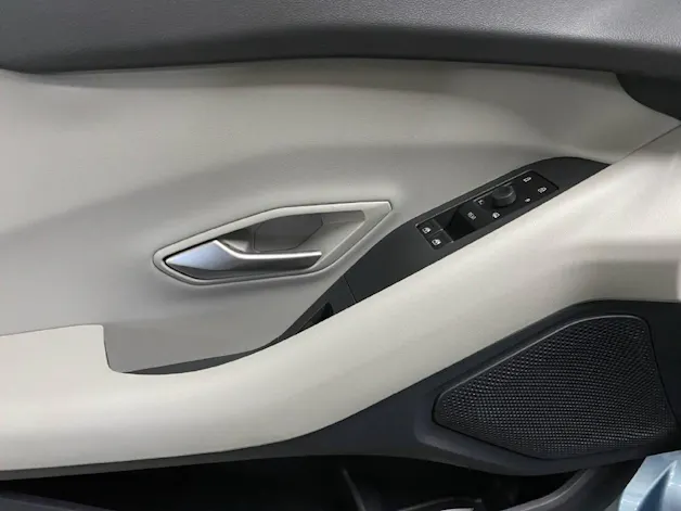 Ford Explorer Extended Range Premium RWD