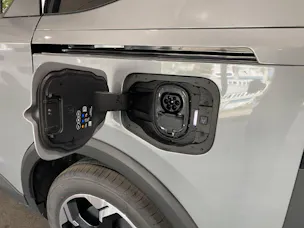 Ford E-Tourneo Courier Active 136 PS
