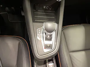 Renault Captur 1.6 E-Tech iconic