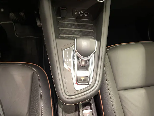 Renault Captur 1.6 E-Tech iconic