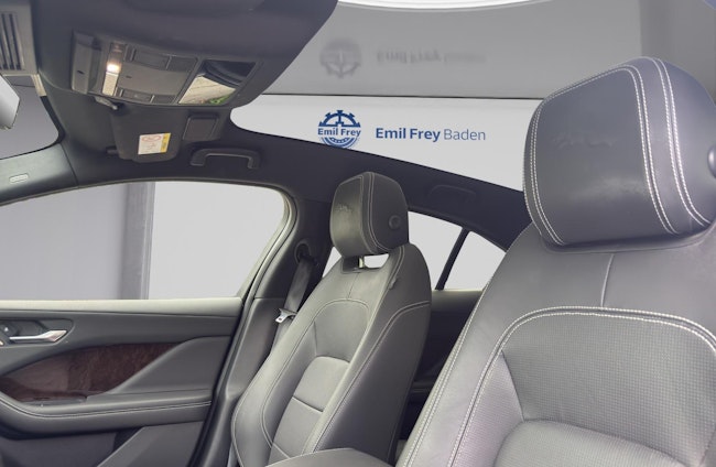 Vehicle image 13 Vehicle image 13