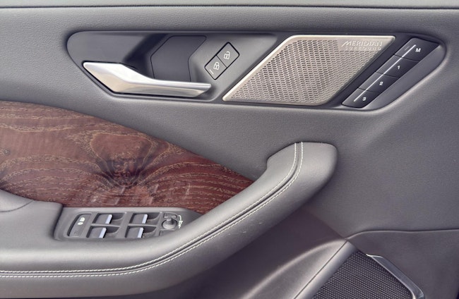 Vehicle image 12 Vehicle image 12