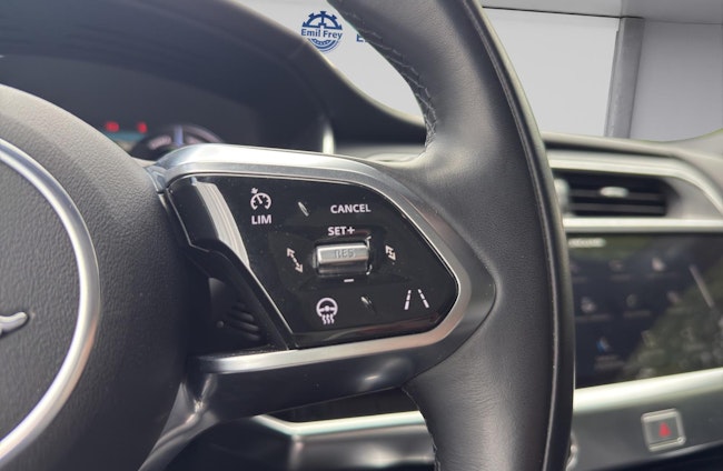 Vehicle image 8 Vehicle image 8