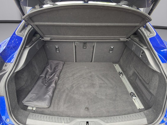 Vehicle image 16 Vehicle image 16