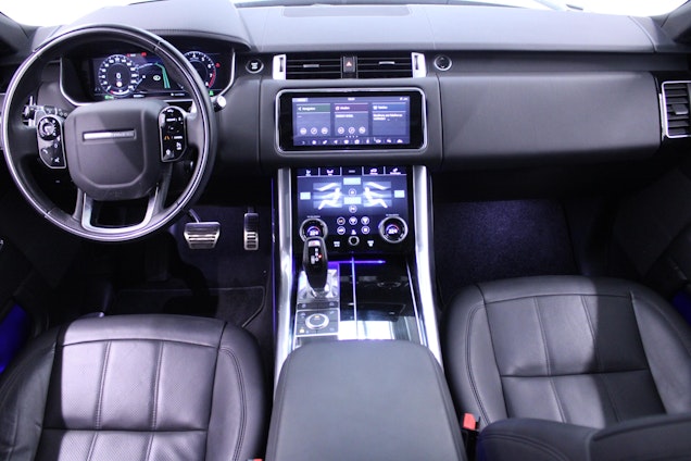 Vehicle image 10
