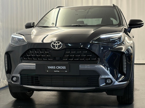 First vehicle image