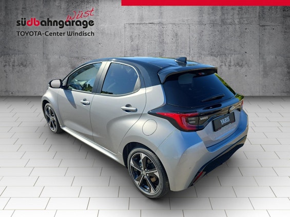 Vehicle image 11
