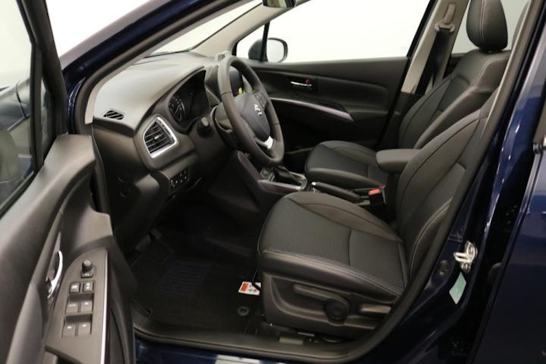 Vehicle image SUZUKI S-CROSS