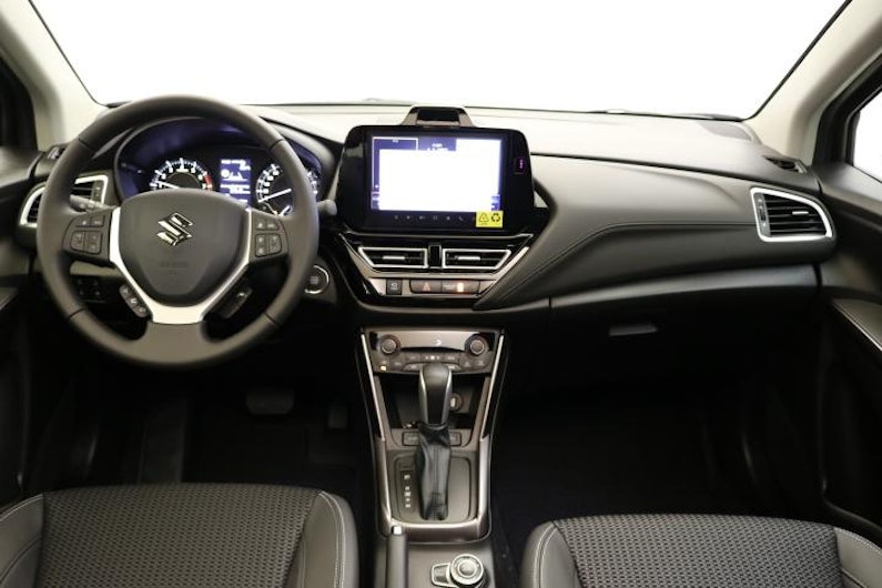 Vehicle image SUZUKI S-CROSS