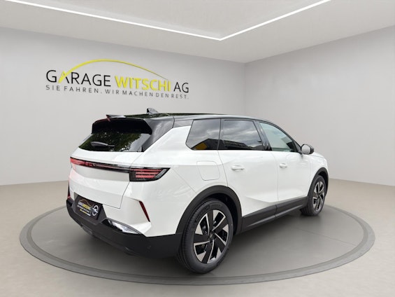 Vehicle image 4 Vehicle image 4