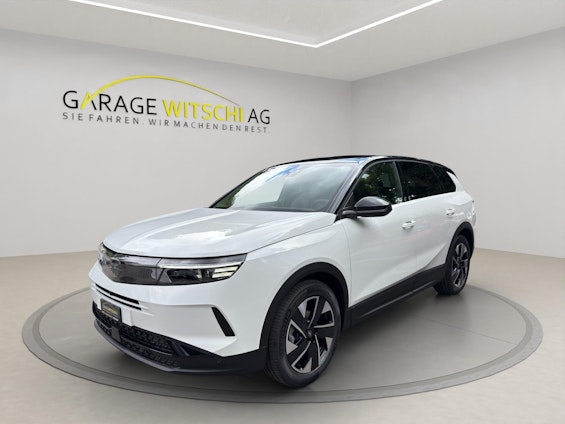 First vehicle image