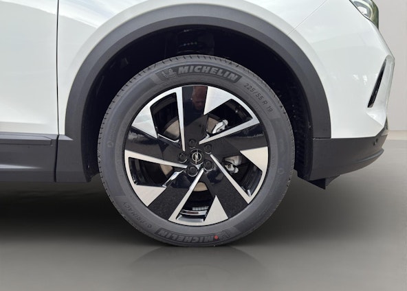 Vehicle image 15 Vehicle image 15