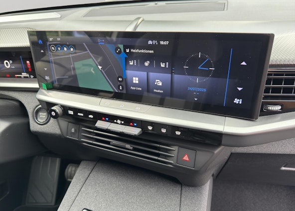 Vehicle image 14 Vehicle image 14