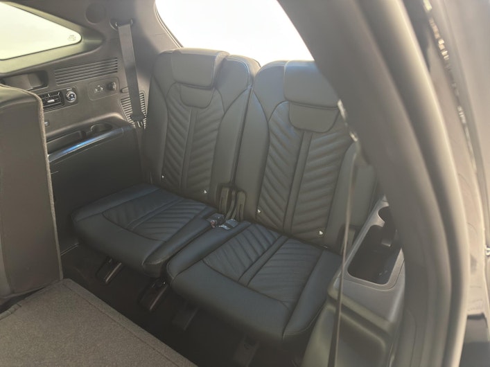 Vehicle image KIA SORENTO