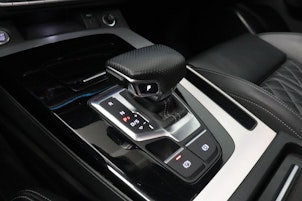 Vehicle image AUDI Q5 2.0 40 TDI S Line quattro S-Tronic