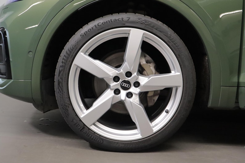 Vehicle image AUDI Q5