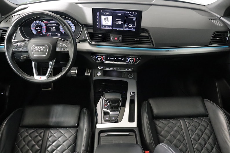 Vehicle image AUDI Q5