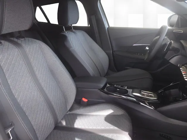 Peugeot 2008 1.2 Hybrid Allure Premium