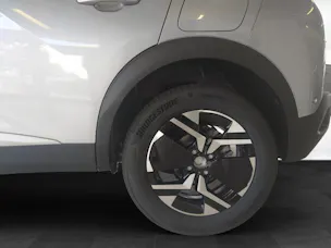 Peugeot 2008 1.2 Hybrid Allure Premium