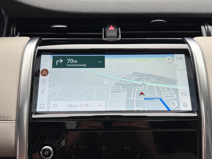 Vehicle image LAND ROVER DISCOVERY SPORT