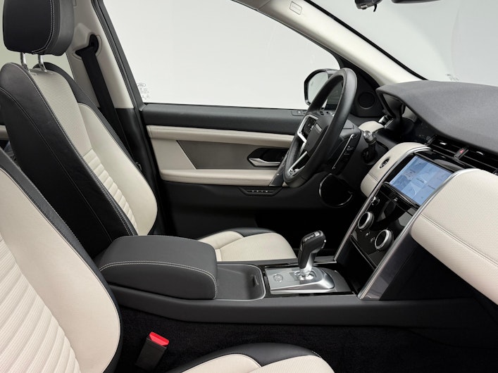 Vehicle image LAND ROVER DISCOVERY SPORT