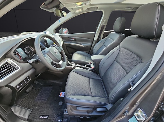 Vehicle image 9