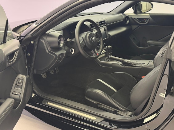 Vehicle image 6 Vehicle image 6