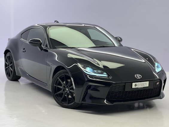 First vehicle image First vehicle image