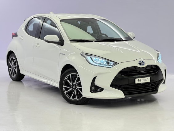 First vehicle image