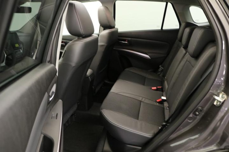 Vehicle image SUZUKI S-CROSS