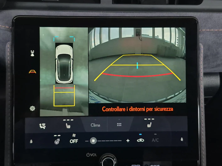 immagine del veicolo LEXUS LBX