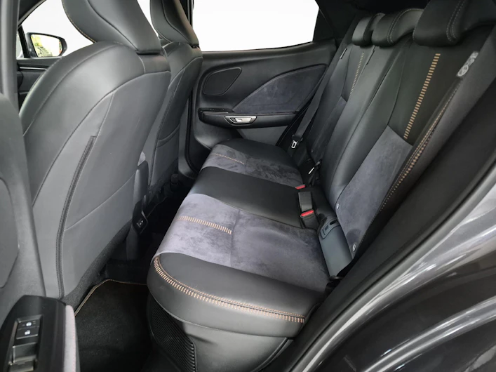 immagine del veicolo LEXUS LBX