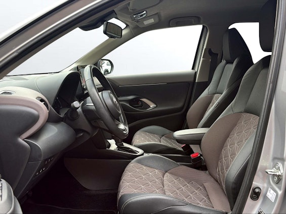 Vehicle image 3 Vehicle image 3