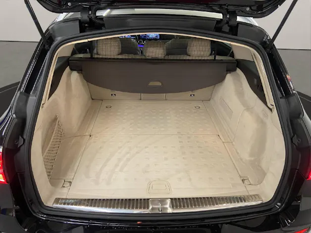 Mercedes-Benz E 220 d Swiss Star Avantgarde 4matic Kombi