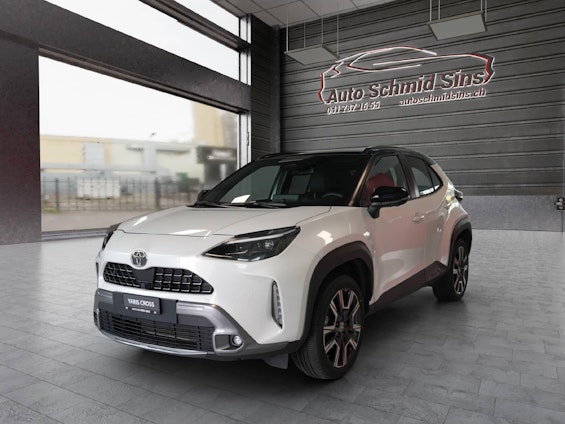 First vehicle image