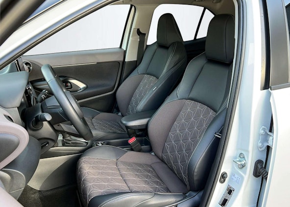 Vehicle image 14 Vehicle image 14