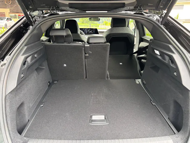 Peugeot 3008 e-Launch Edition AWD