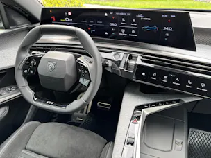 Peugeot 3008 e-Launch Edition AWD