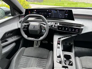 Peugeot 3008 e-Launch Edition AWD