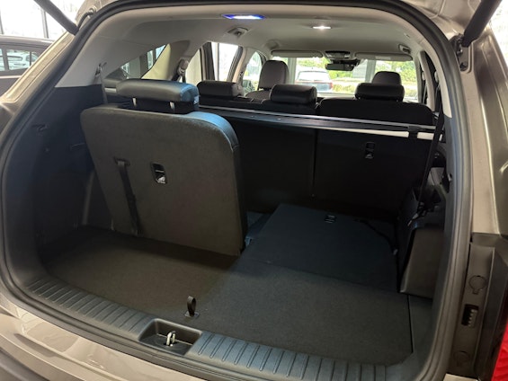 Vehicle image 12 Vehicle image 12