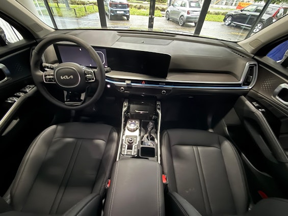 Vehicle image 9 Vehicle image 9