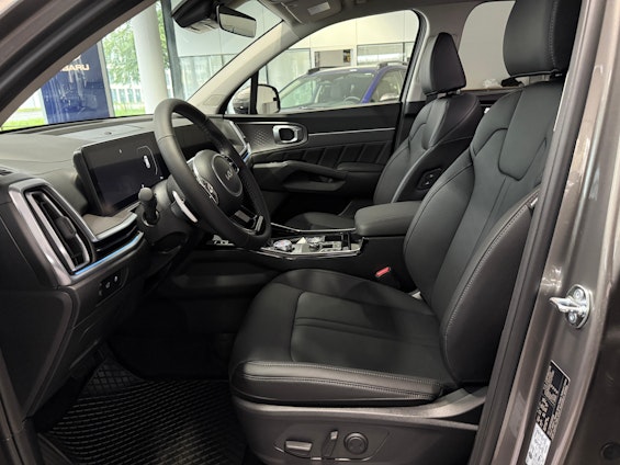 Vehicle image 10 Vehicle image 10