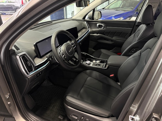 Vehicle image 8 Vehicle image 8