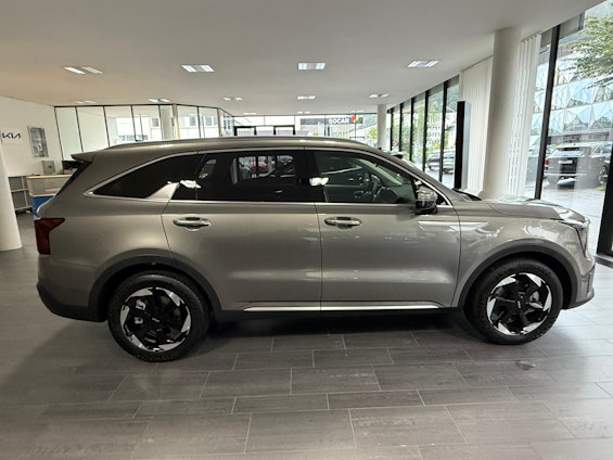 Vehicle image 3 Vehicle image 3