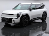 First vehicle image