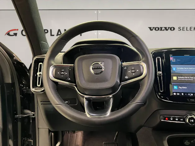 Volvo XC40 2.0 B3 MH Plus Dark